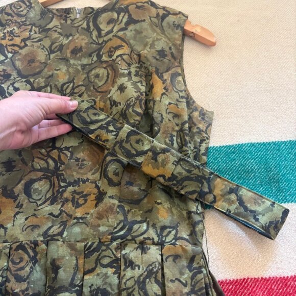 1950s Vintage Floral Dress w/ Matching Belt | Handmade | Small / XS - Picture 5 of 6
